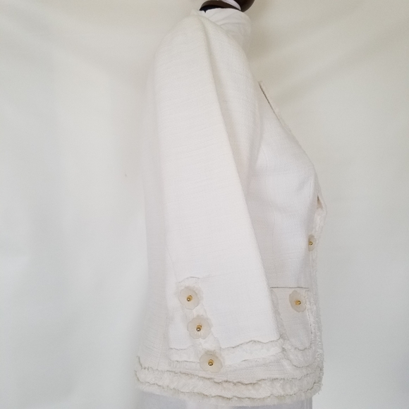✅#911B Classiques Entier White Fringe Jacket PS 3D Flower Buttons Gold/White - Picture 6 of 14